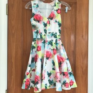Love...Ady Floral White Dress Size X-Small